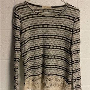 Rewind scoop neck sweater Lacey hi low hem Med